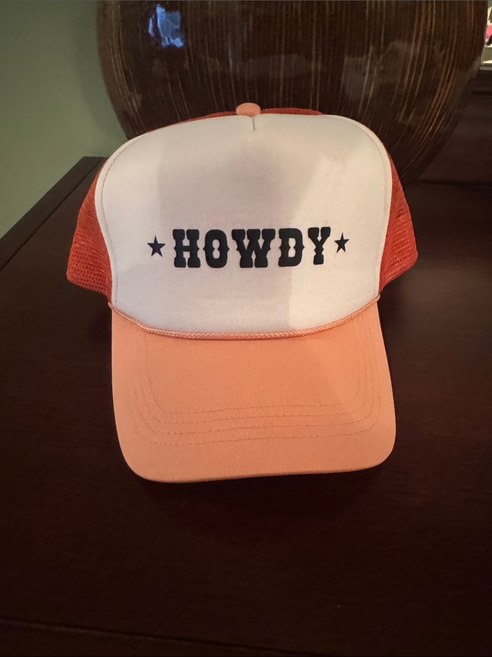 Women’s Peach 'Howdy' Trucker Hat - Casual Mesh Cap